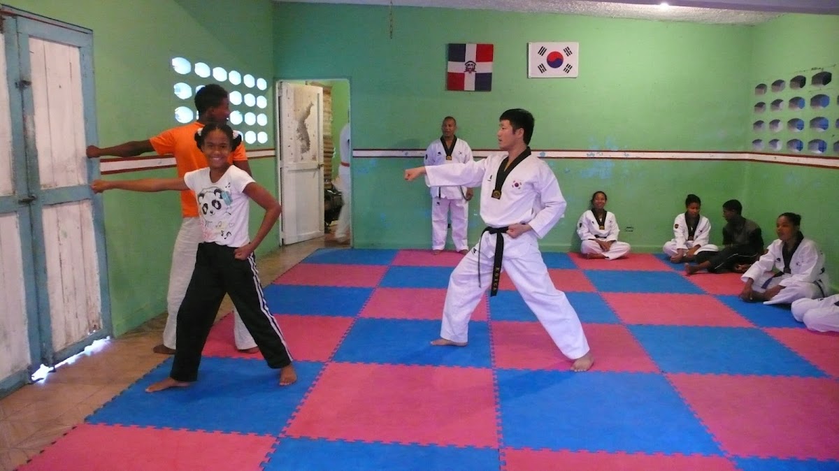Academia de Taekwondo Pequeños Titanes - en Hato Mayor del Rey