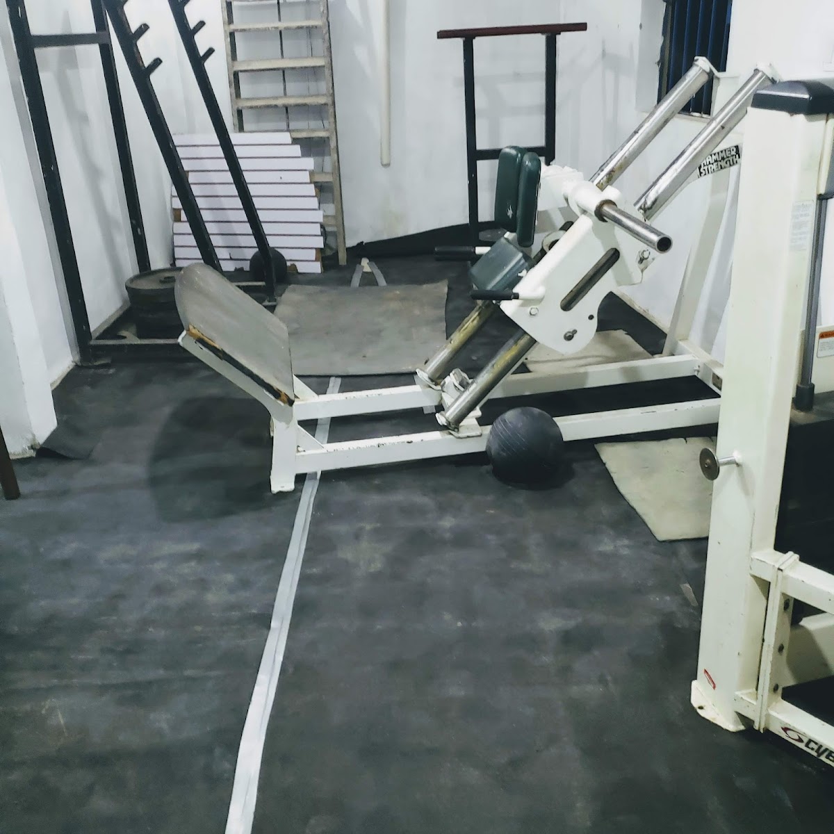 Gimnasio Blackman. - en Santo Domingo Este