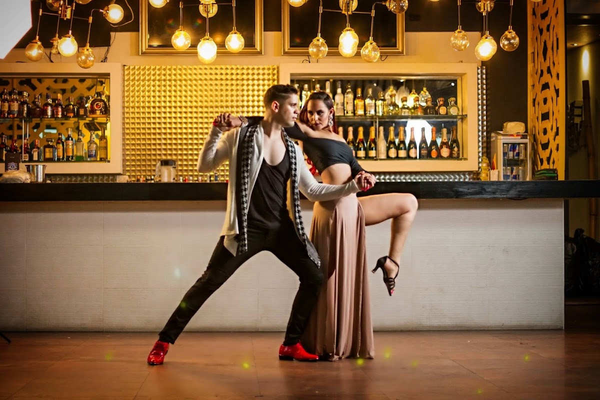 Escuela de Salsa Golden Boy - en Santiago de los Caballeros