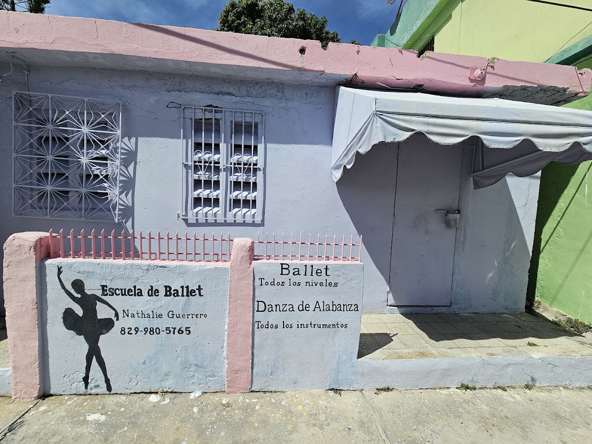Escuela De Ballet Nathalie Guerrero - en Santa Cruz de Barahona