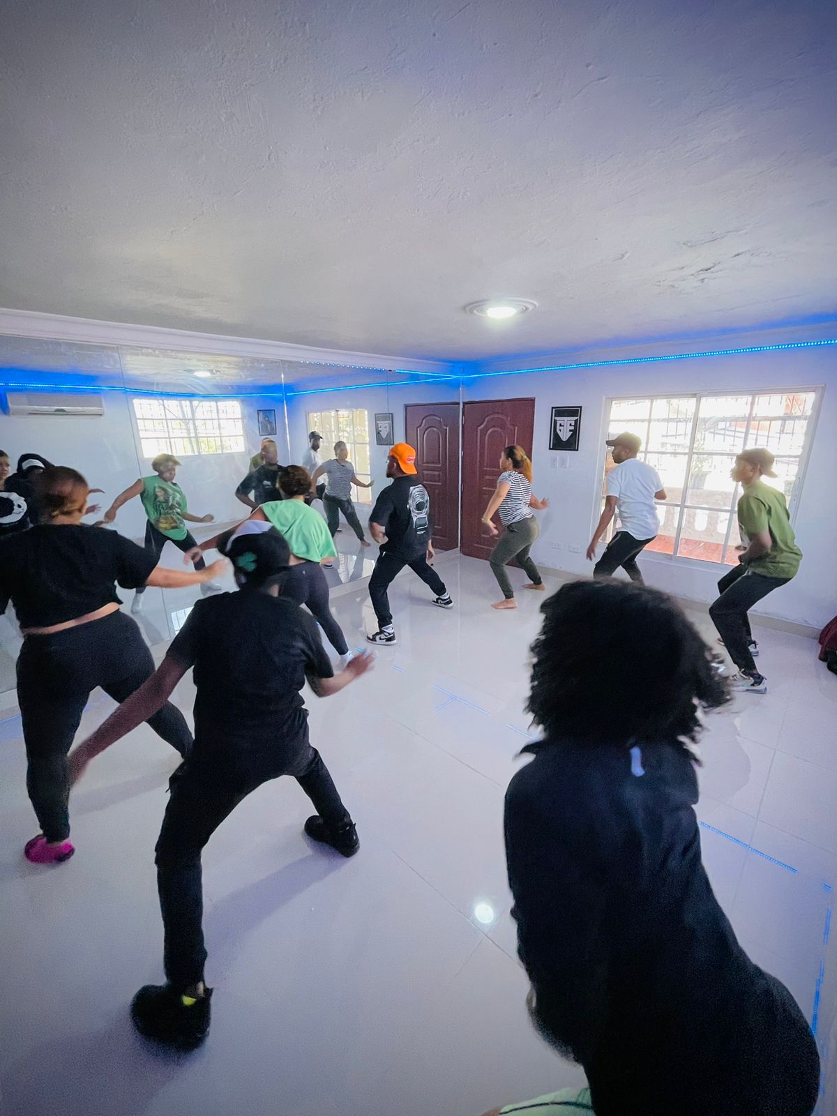 Portada de Dance City