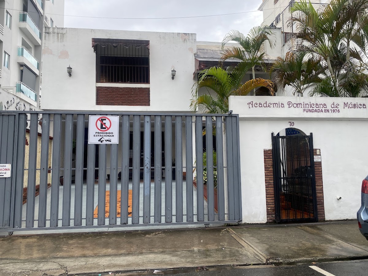 Portada de Academia Dominicana de Música & Artes