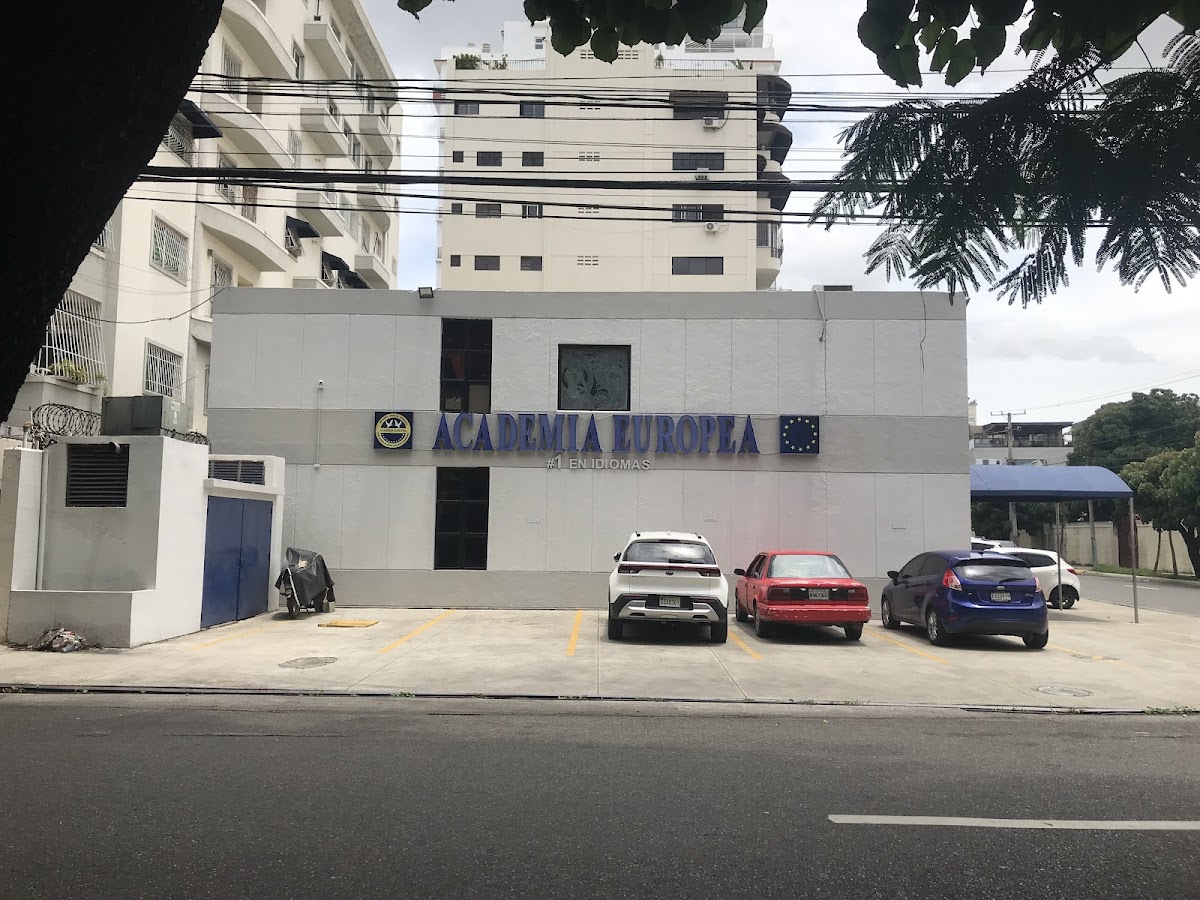 Academia Europea - Naco - en Santo Domingo de Guzmán