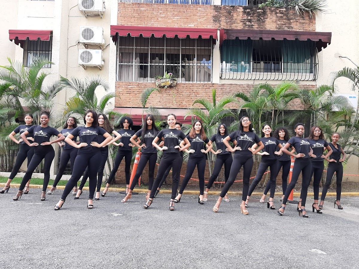 Escuela y Agencia de Modelos Yunior Vargas - en Santo Domingo de Guzmán