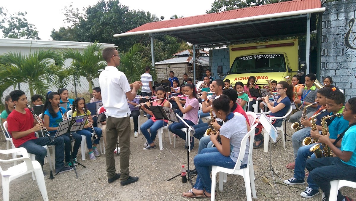 Escuela de Artes Libre San Victor - en Moca