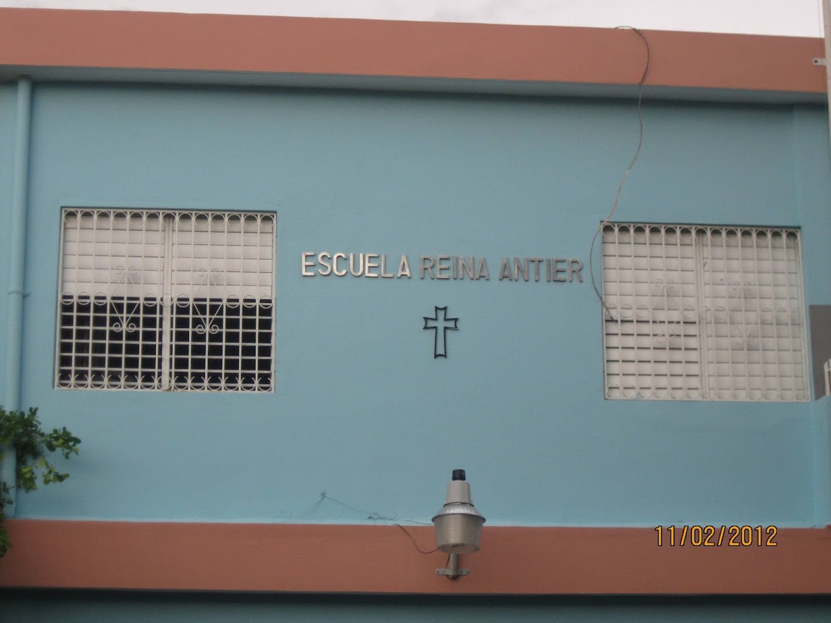 Escuela Reina Antier - en Santiago de los Caballeros