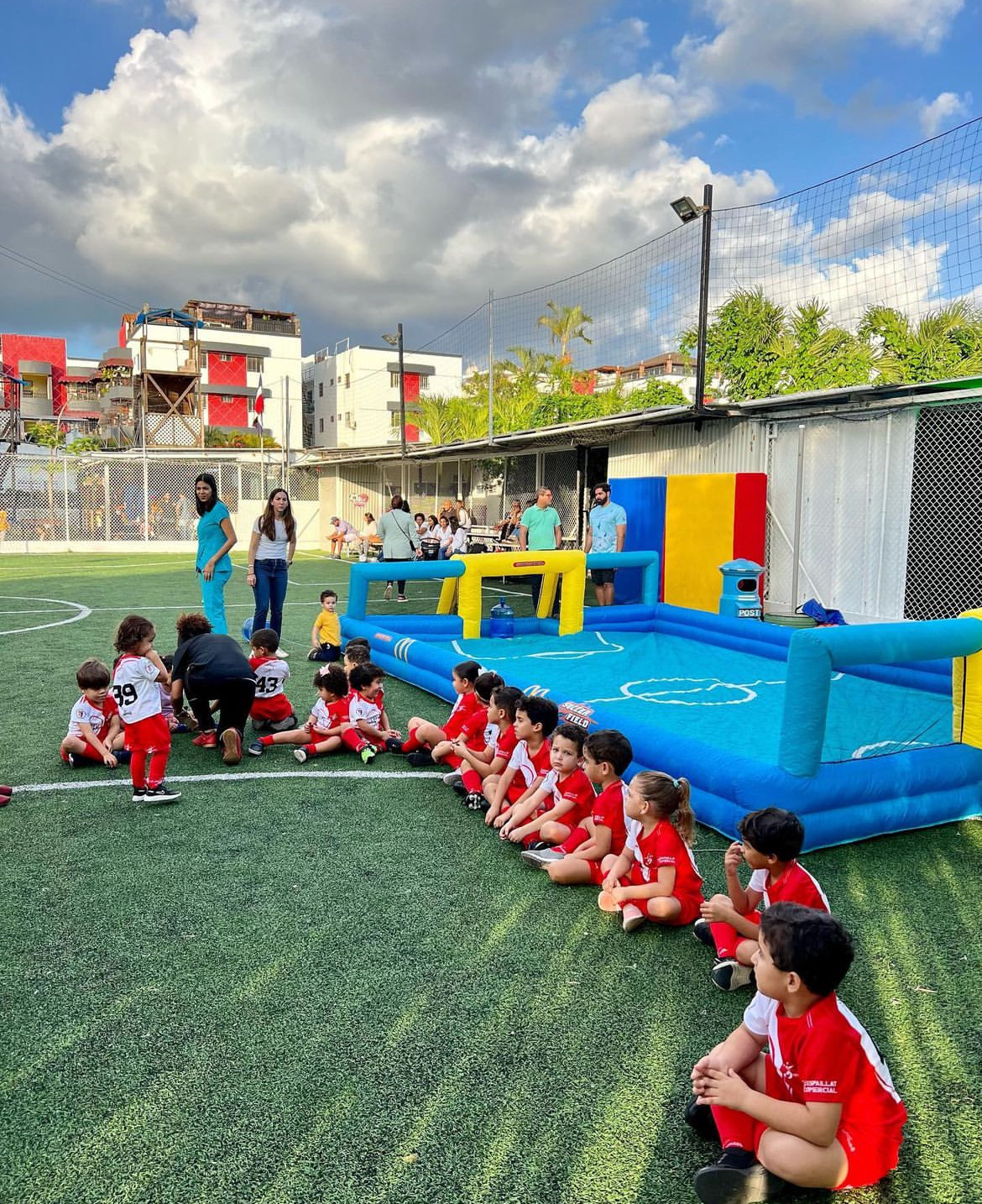 Portada de Escuela de Futbol La Academia de Futbol Santiago