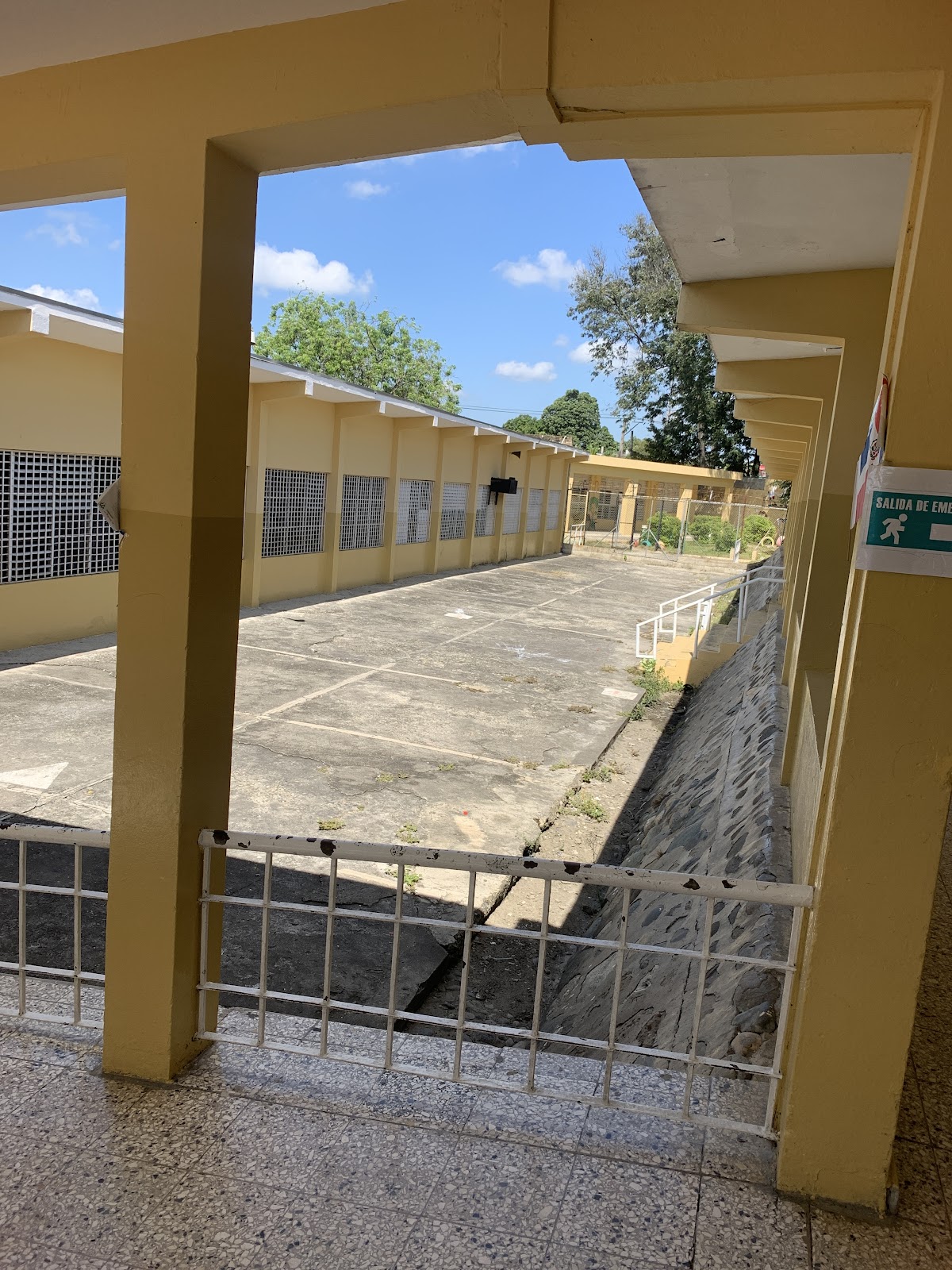 Escuela Anacaona Almonte - en Santiago de los Caballeros