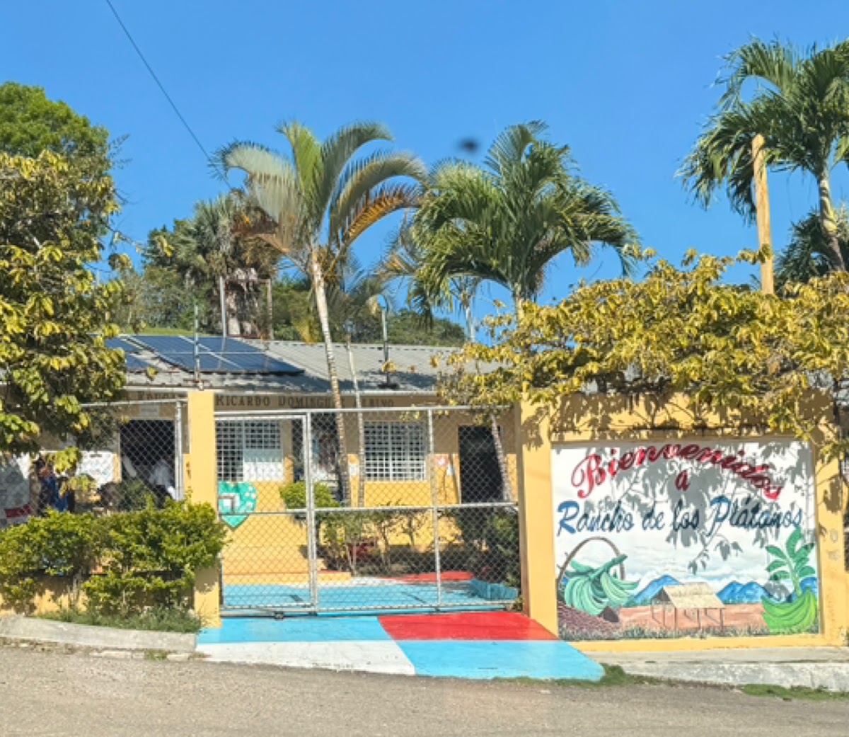 Escuela Rancho los Platano - en Moca
