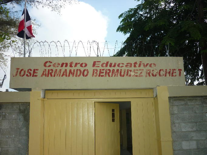 Escuela José Armando Bermúdez - en Santiago de los Caballeros