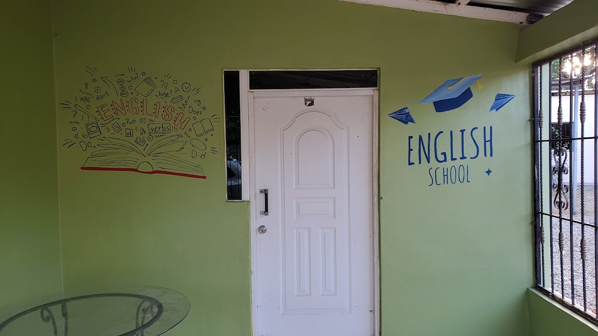 Natural English Institute - en Licey al Medio