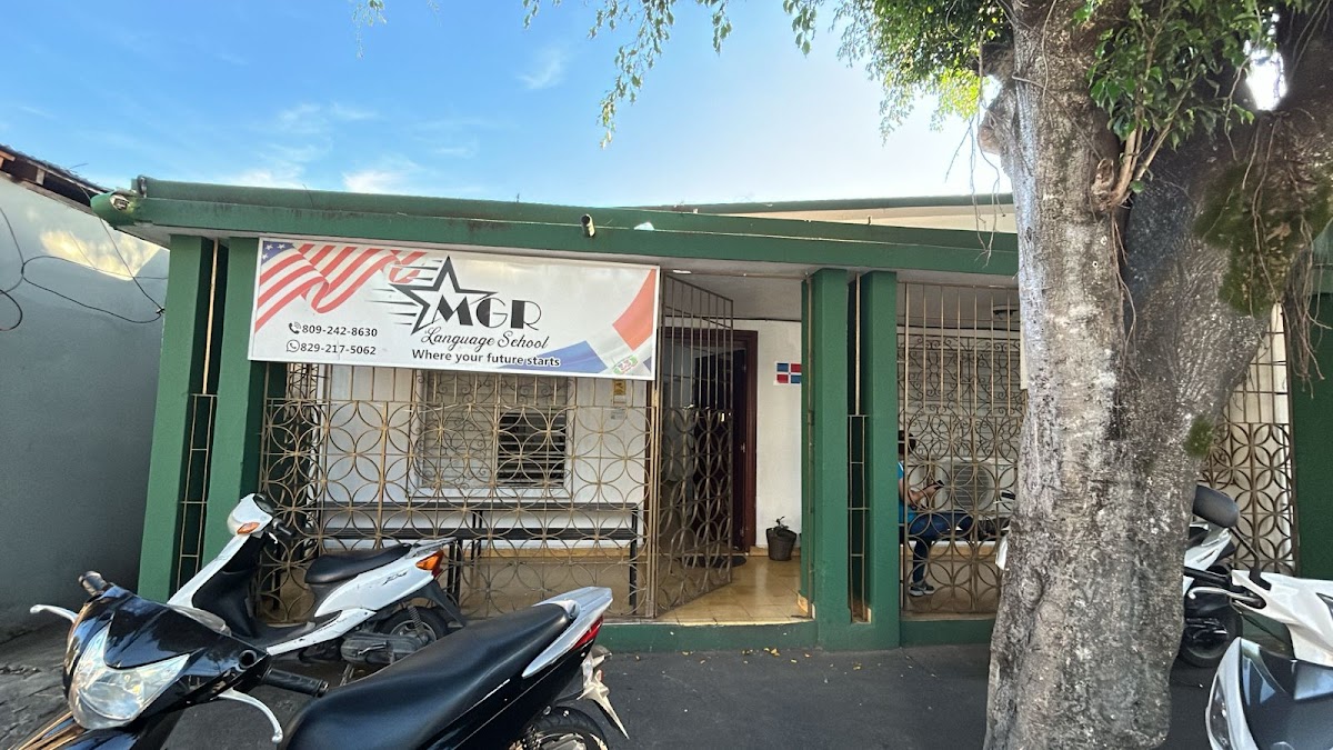 Portada de MGR LANGUAGE SCHOOL