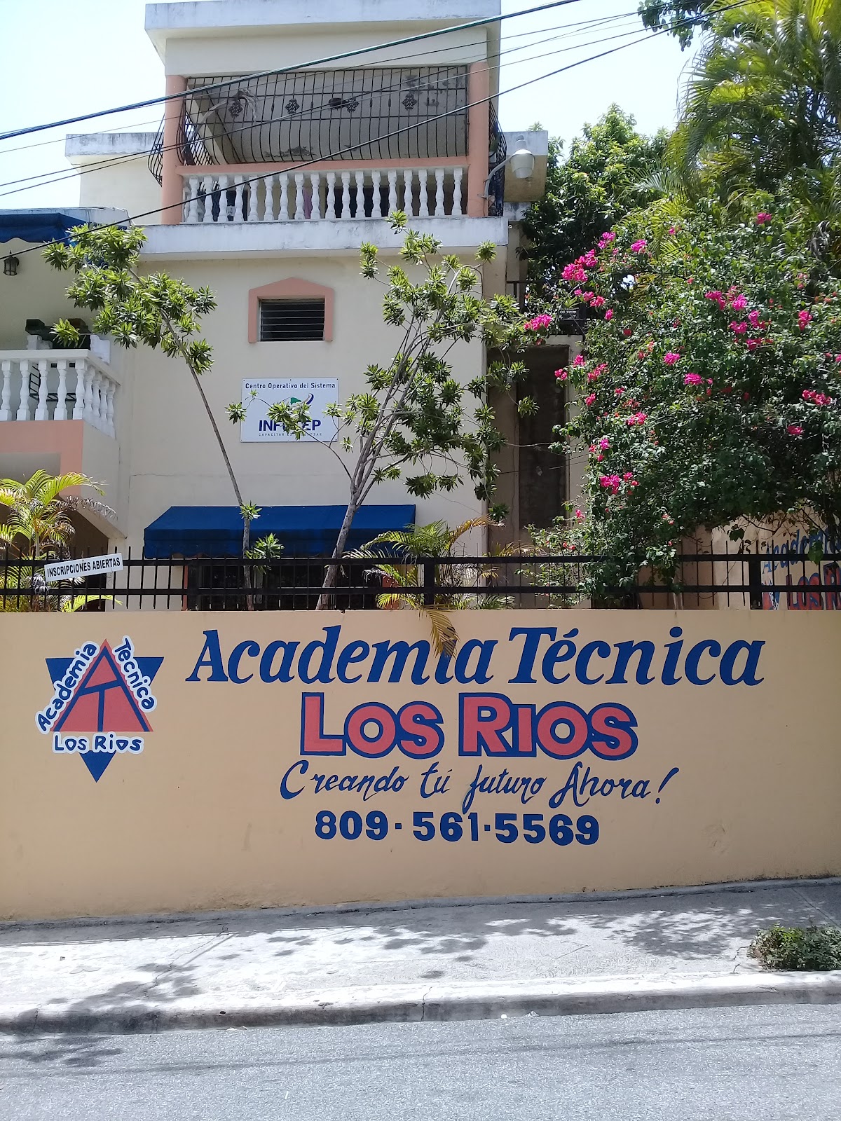 Academia Tecnica Los Rios - en Santo Domingo de Guzmán