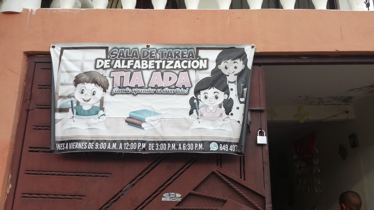 Sala de tarea tía Ada - en Santo Domingo Norte