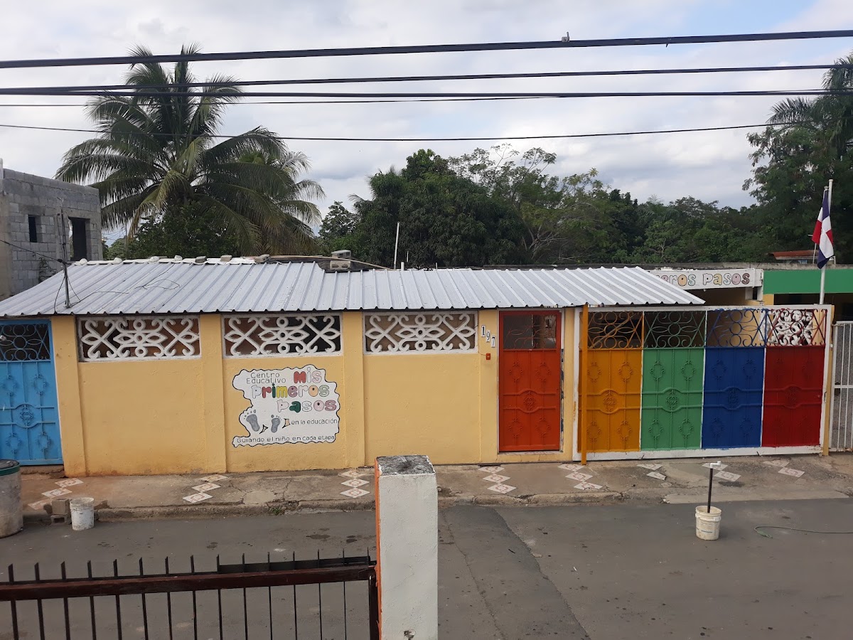 Portada de Centro Educativo Mis Primeros Pasos En La Educacion SC, SRL