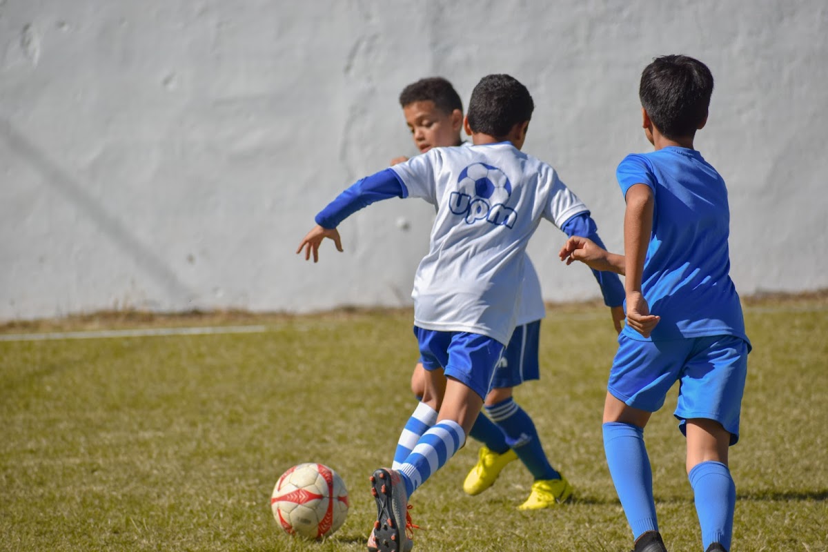 ESCUELA DE FUTBOL UPM - en La Concepción de La Vega