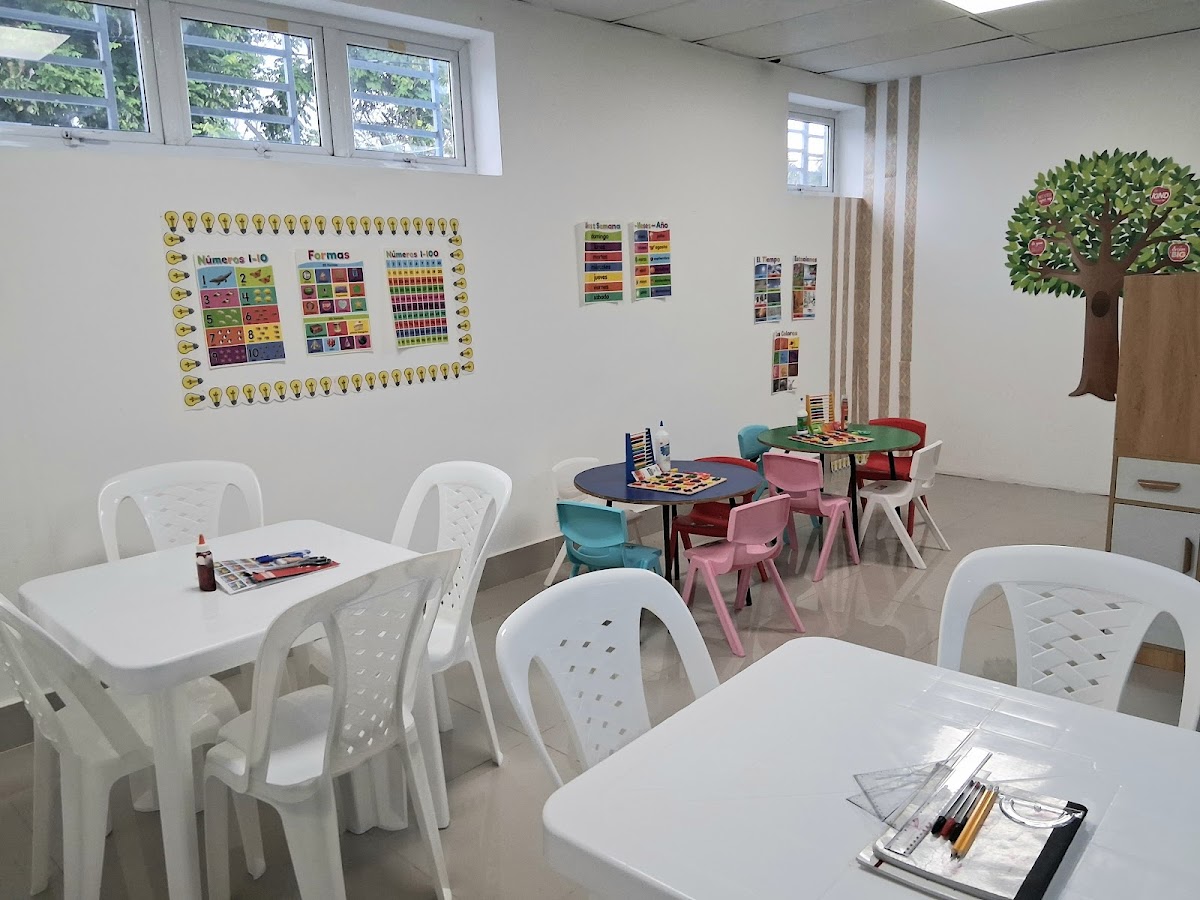 Sala de Tarea Exploradores del Saber - en Santo Domingo Este