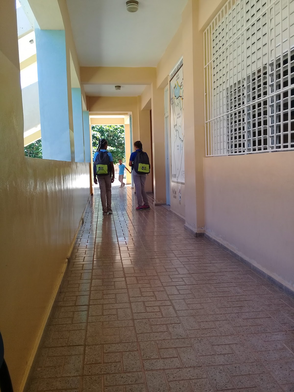 Escuela Ismael Miranda - en Enriquillo