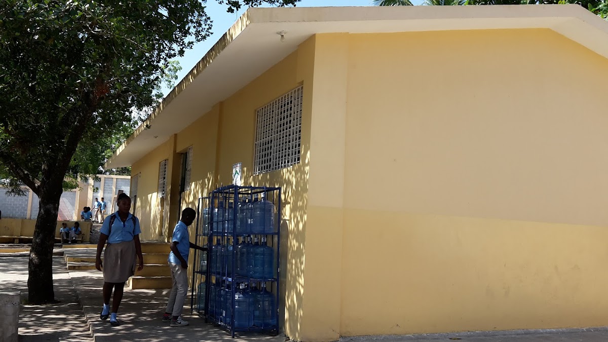 Escuela MARIA MERCEDES MEYRELES - en San Felipe de Puerto Plata