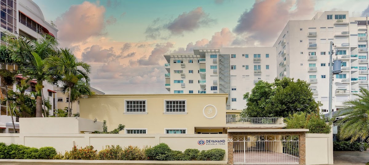 Escuela de Yoga Devanand - en Santo Domingo de Guzmán