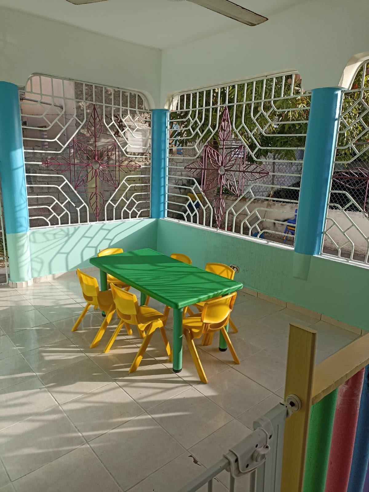 Portada de Estancia Tic Toc, guardería y sala de tareas.