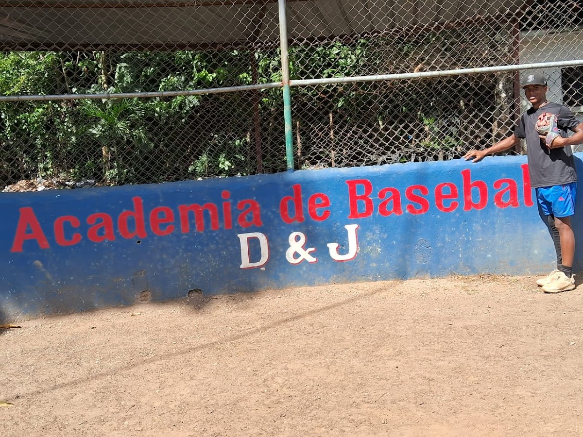 Academia de Baseball D & J - en Bonao
