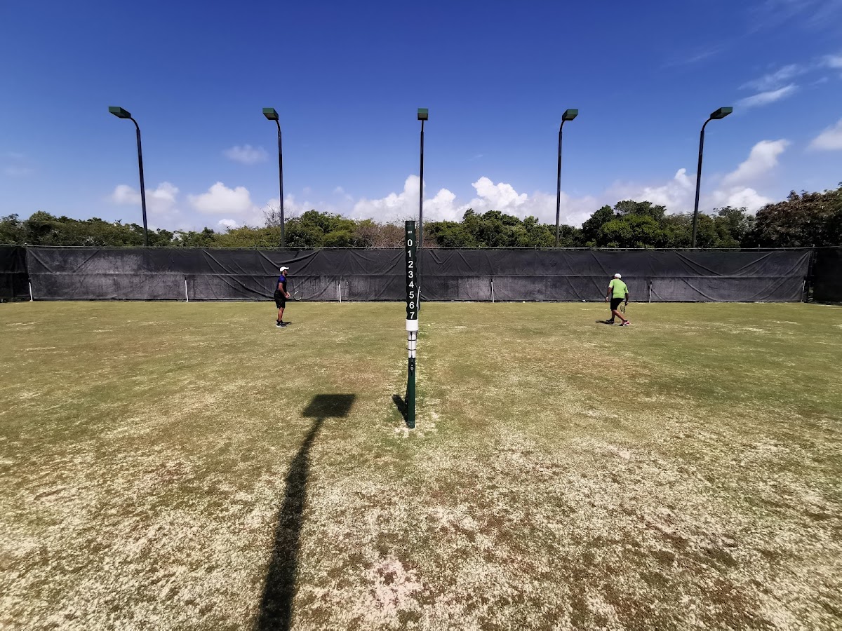 Oscar de la Renta Tennis Center - en Salvaleón de Higüey
