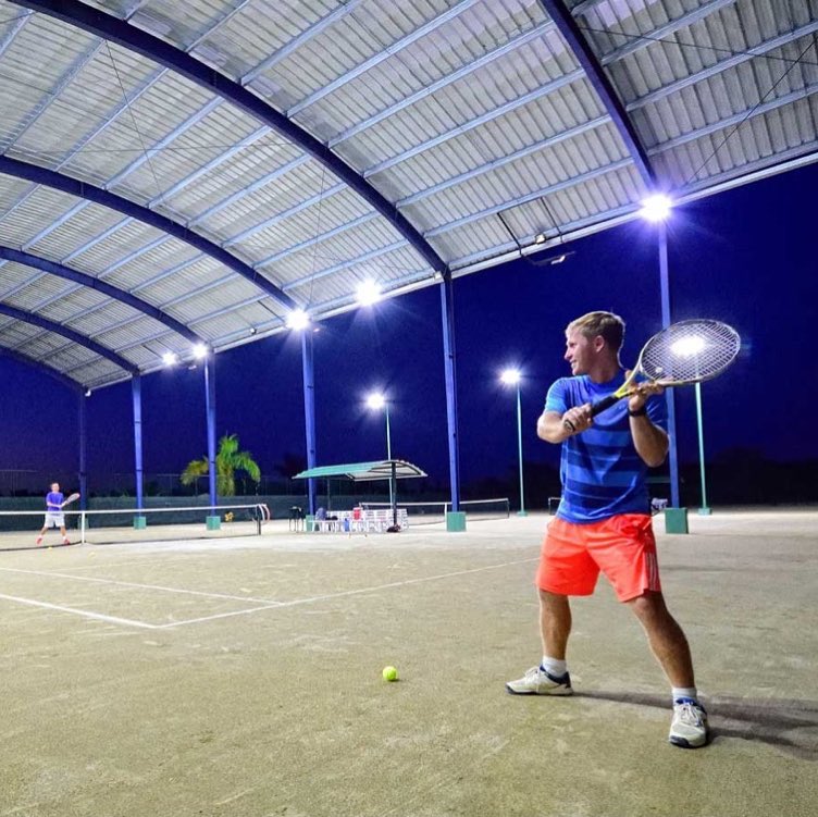 Portada de International Tennis School