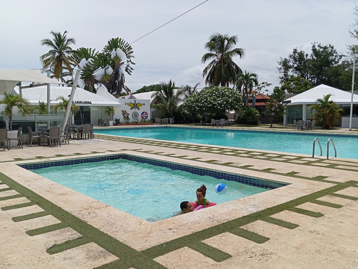 Club de las Fuerzas Armadas - en Santo Domingo Oeste