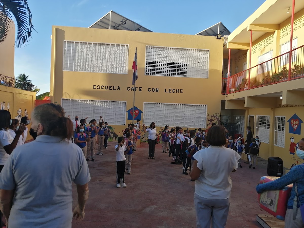 Escuela Café Con Leche - en Santo Domingo Oeste