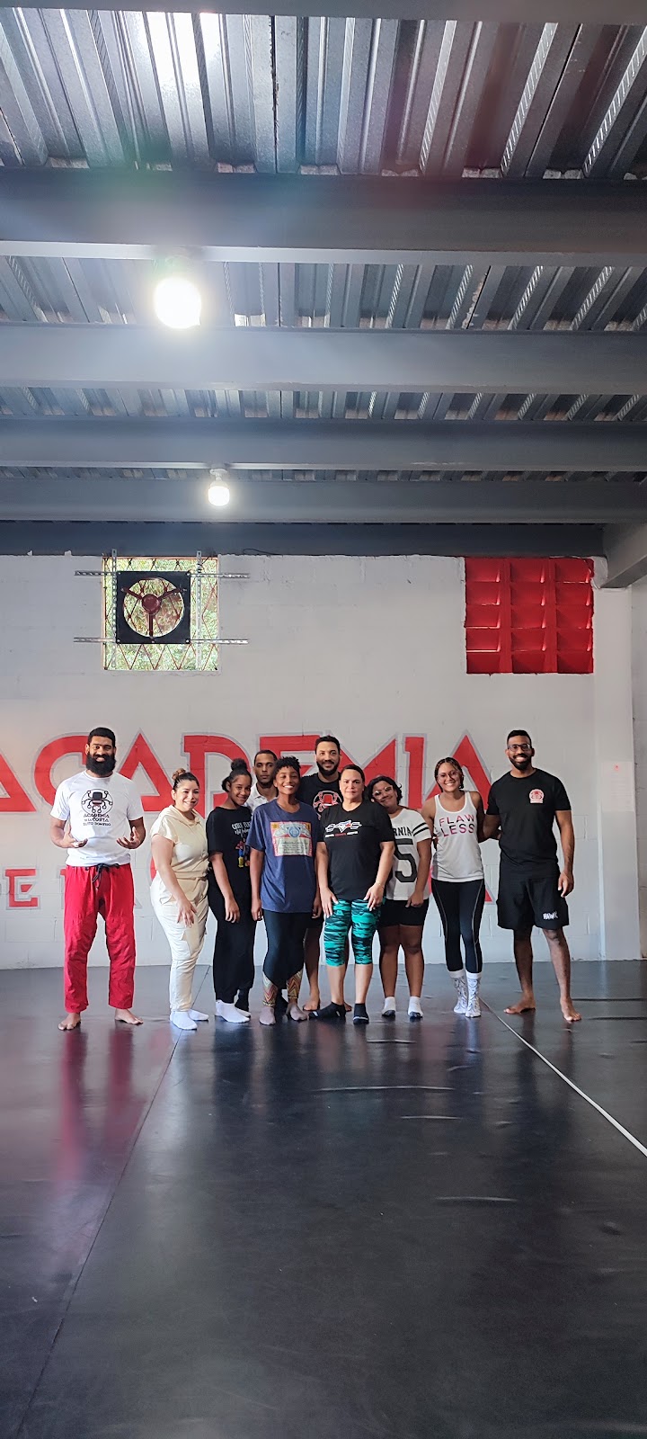 Portada de Academia de la costa Santo Domingo