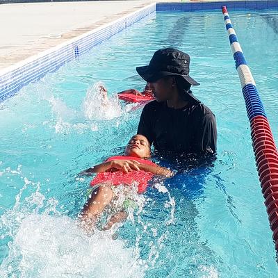 Foto 1 de Escuela de natación aéreos anfibios
