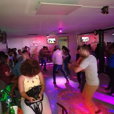 Foto 1 de Yo Bailo Salsa dance studio