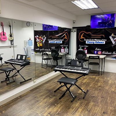 Foto 1 de Academia De Música y Artes Henry Adams