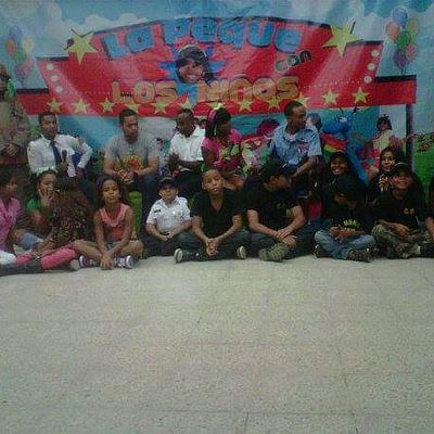 Foto 1 de La peque con los niños
