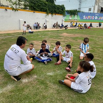 Foto 1 de escuela de futbol, el buen maestro
