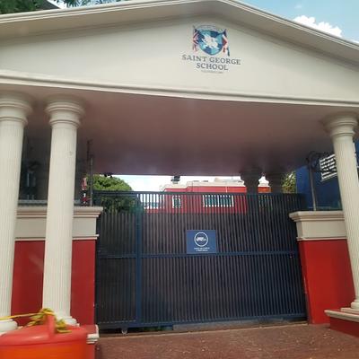 Foto 1 de Saint George School