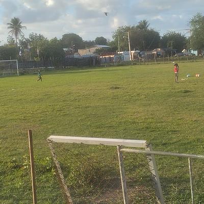 Foto 1 de Escuela de futbol el Batey