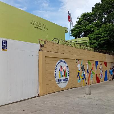 Foto 1 de Escuela De Educación Especial De Santo Domingo