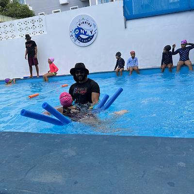 Foto 1 de Only swimming academy