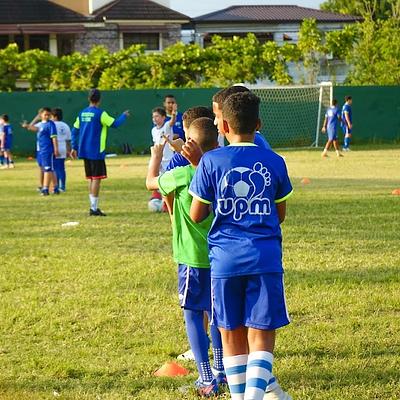 Foto 1 de ESCUELA DE FUTBOL UPM