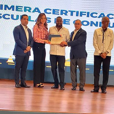 Foto 2 de Escuela de Chóferes Punta cana