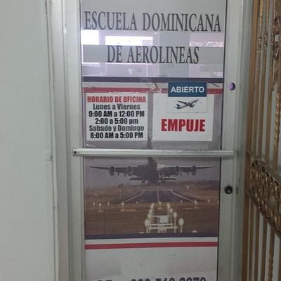 Foto 1 de Escuela Dominicana de Aerolineas