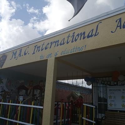 Foto 1 de M.A.C. International Academy